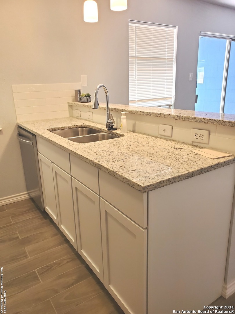 6522 Hidden Bluff San Antonio TX 78218