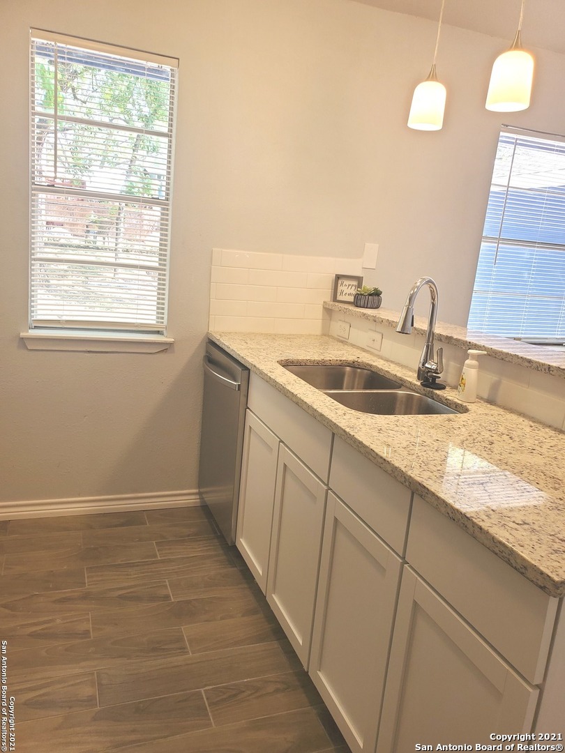 6522 Hidden Bluff San Antonio TX 78218
