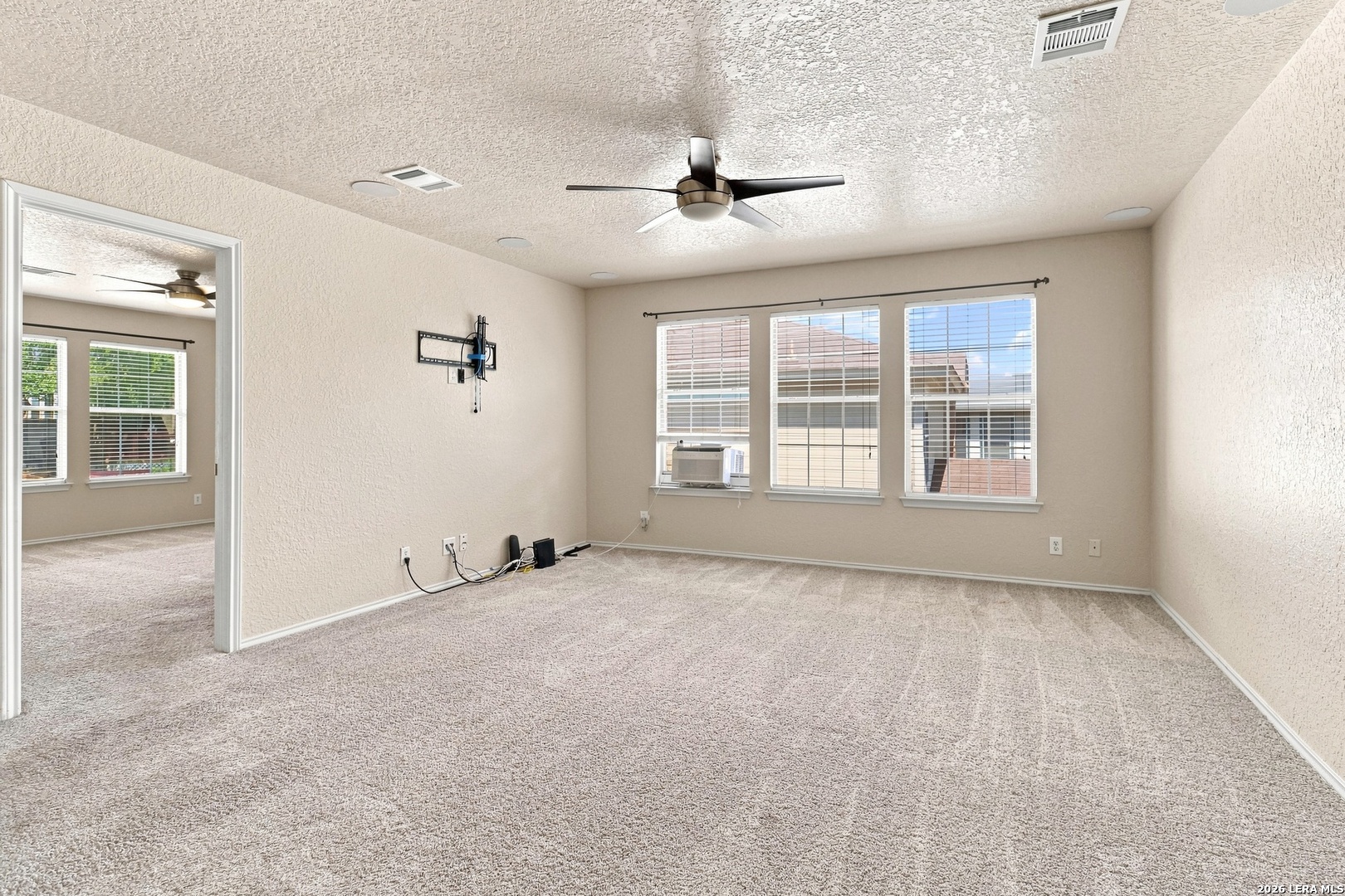 6711 Elmwood Crest Live Oak TX 78233