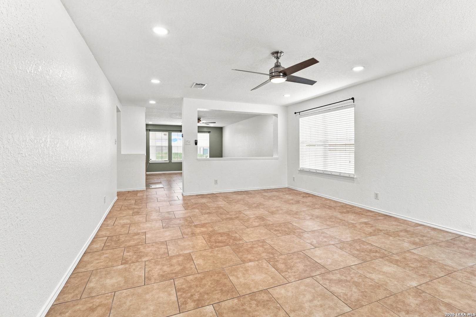 6711 Elmwood Crest Live Oak TX 78233