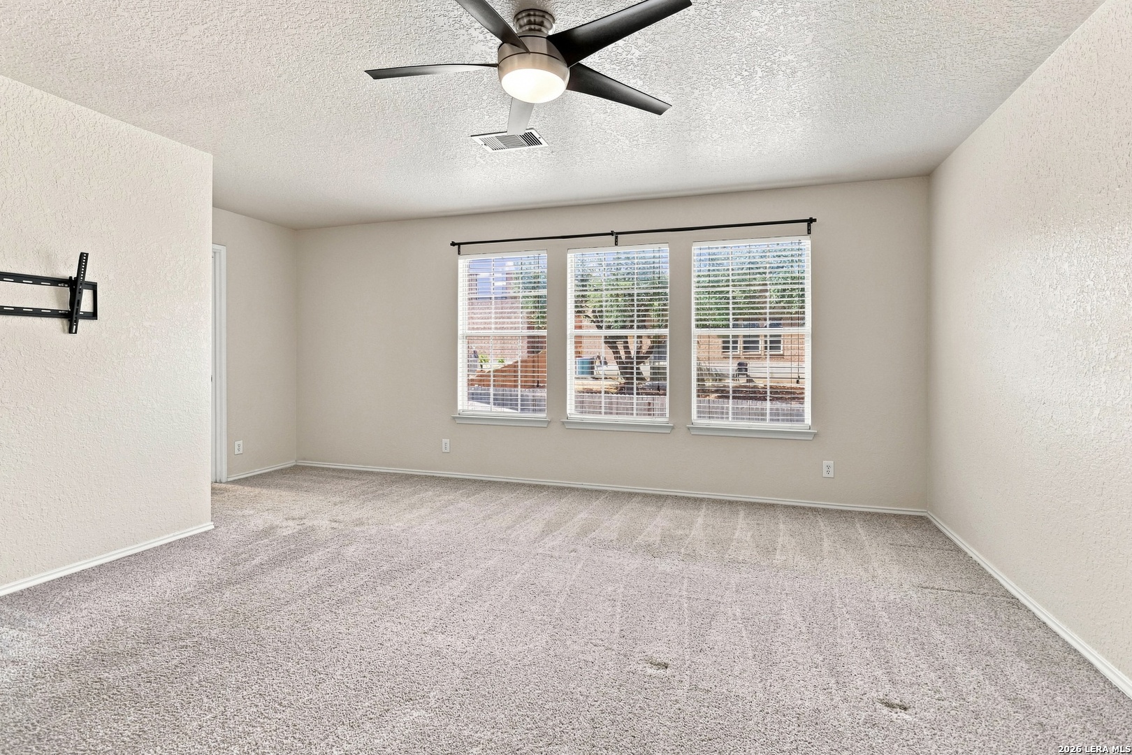 6711 Elmwood Crest Live Oak TX 78233