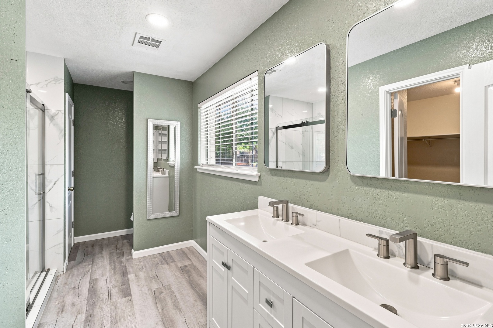 6711 Elmwood Crest Live Oak TX 78233