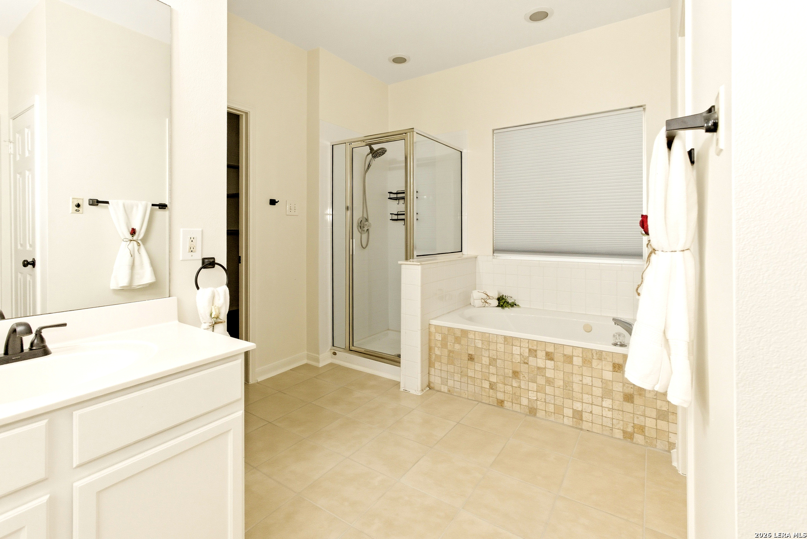 119 Baythorne Universal City TX 78148