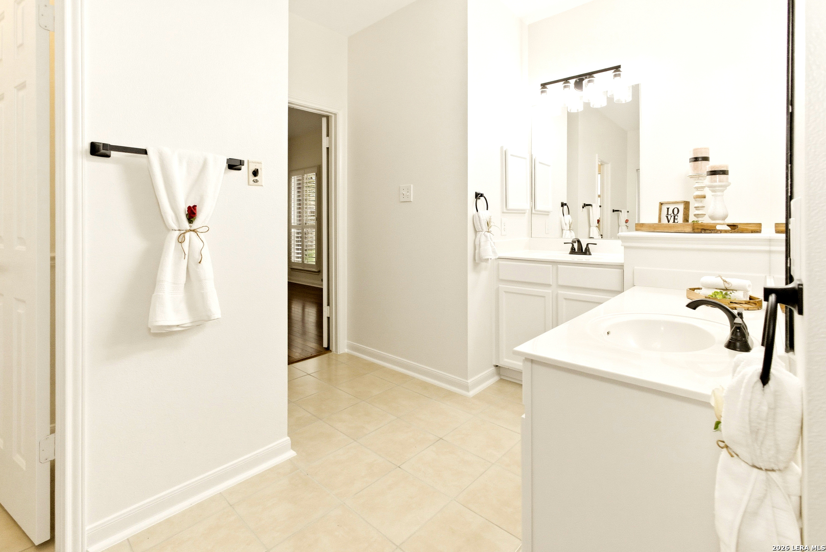 119 Baythorne Universal City TX 78148