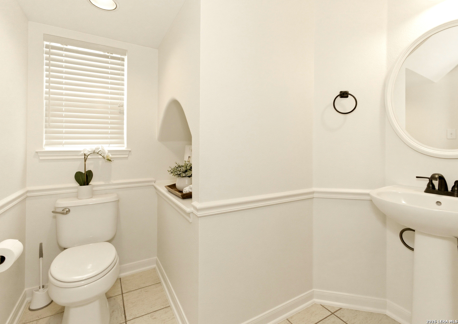 119 Baythorne Universal City TX 78148