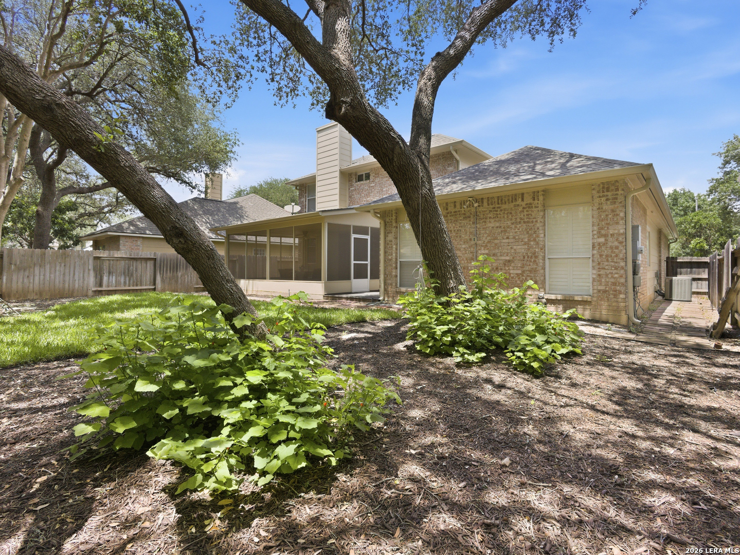 119 Baythorne Universal City TX 78148