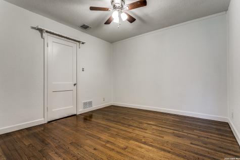 341 Tuttle Road Terrell Hills TX 78209