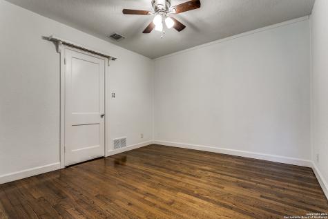 341 Tuttle Road Terrell Hills TX 78209