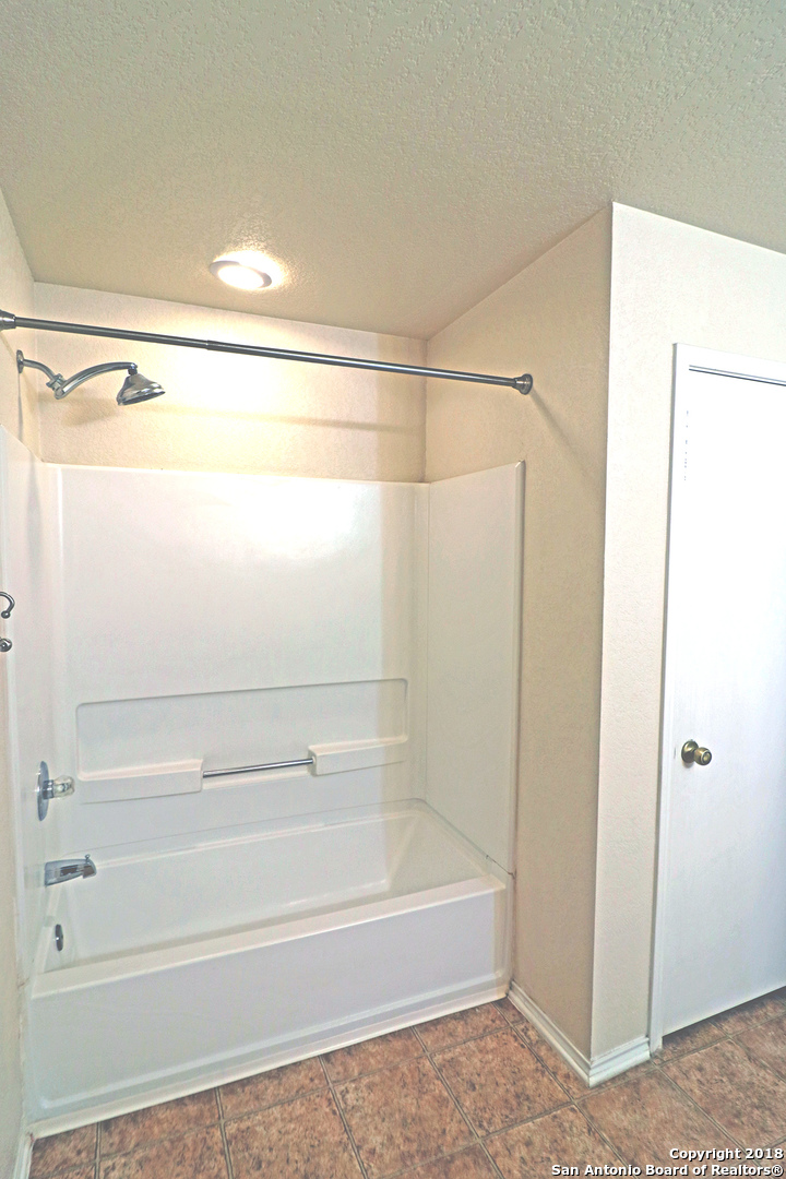 2806 Bandbury Oak San Antonio TX 78247