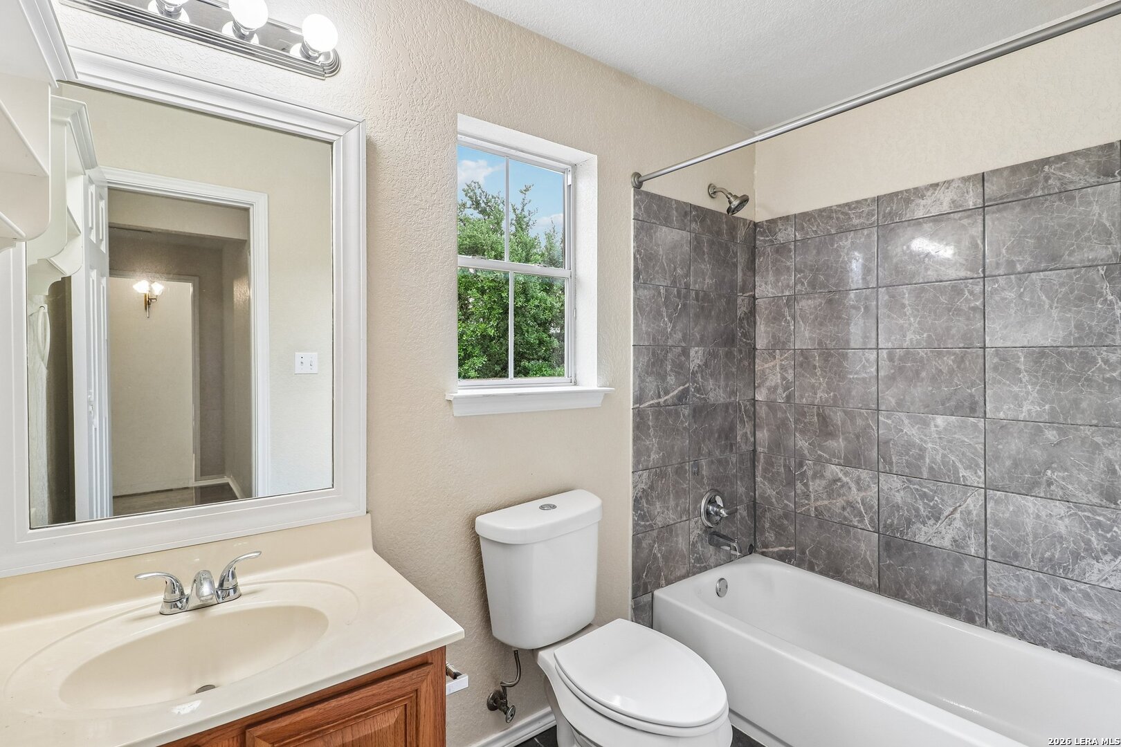 407 Amberdale Oak San Antonio TX 78249