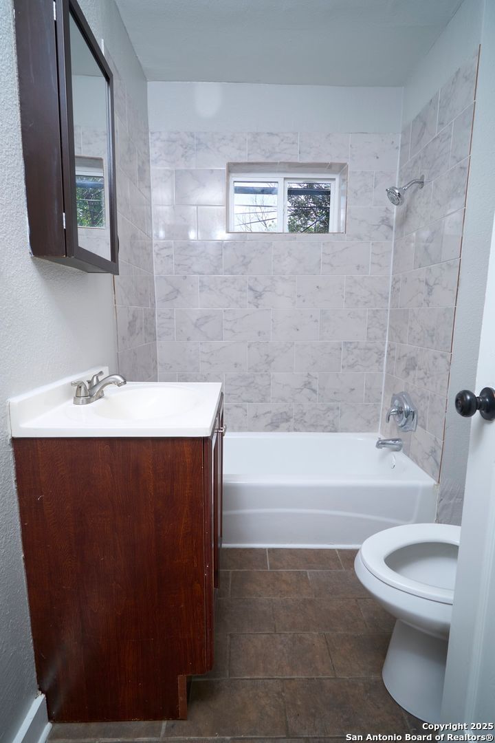 3101 Elmendorf San Antonio TX 78201