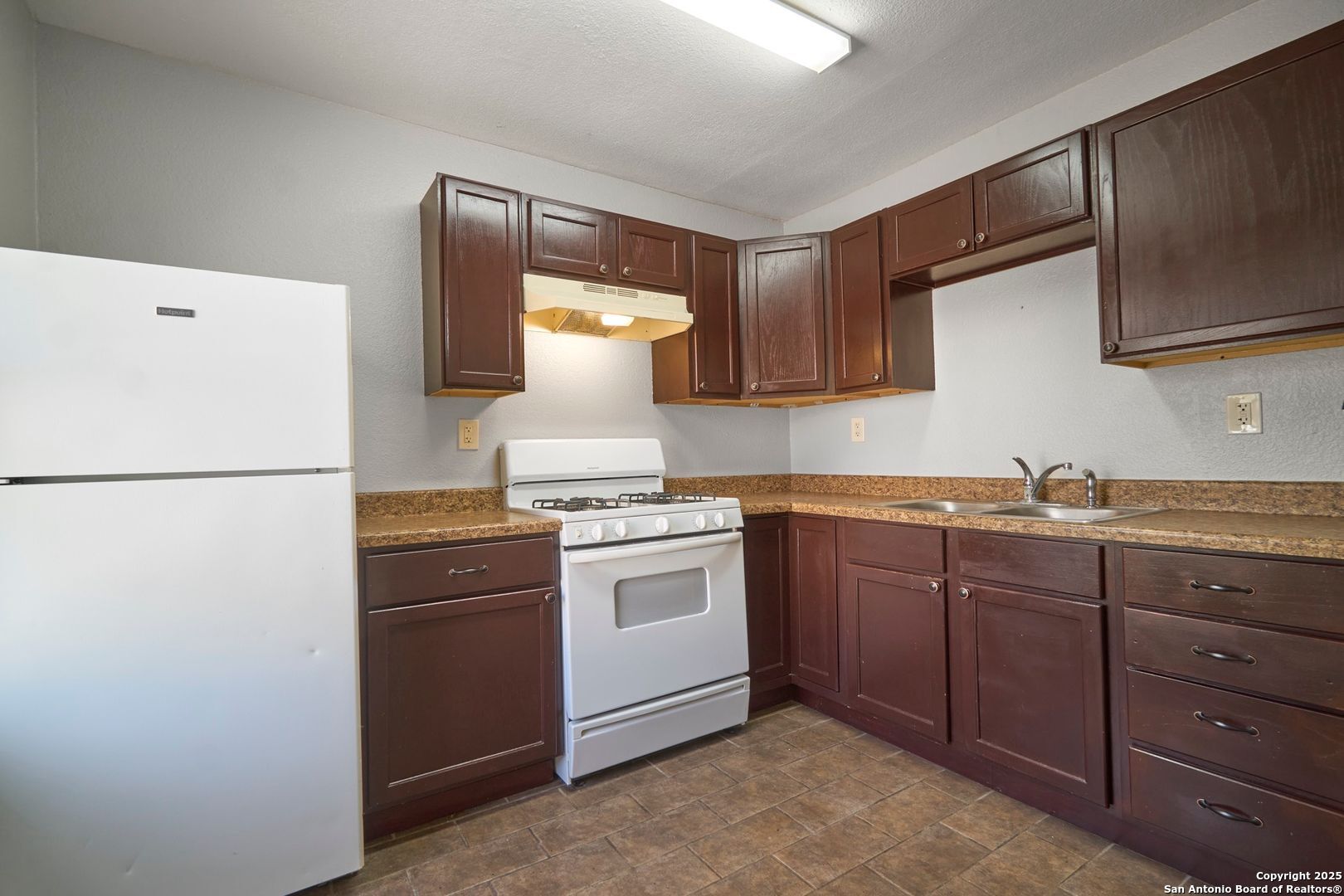 3101 Elmendorf San Antonio TX 78201