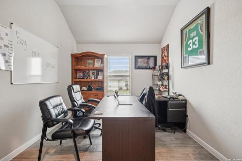 104 Pendleton Cove Floresville TX 78114