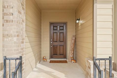 104 Pendleton Cove Floresville TX 78114