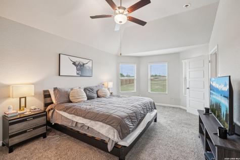 104 Pendleton Cove Floresville TX 78114