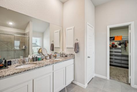 104 Pendleton Cove Floresville TX 78114