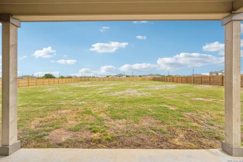 104 Pendleton Cove Floresville TX 78114
