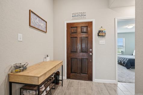 104 Pendleton Cove Floresville TX 78114