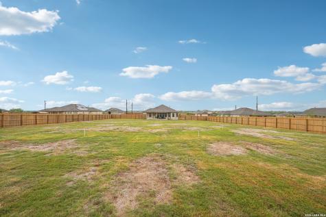 104 Pendleton Cove Floresville TX 78114