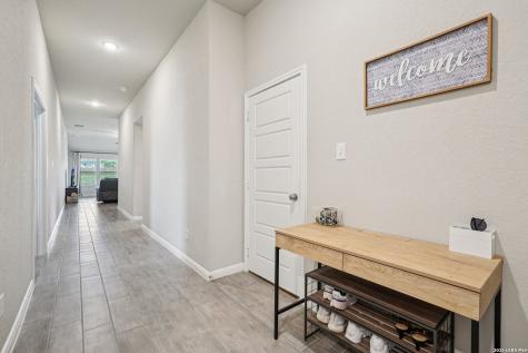 104 Pendleton Cove Floresville TX 78114