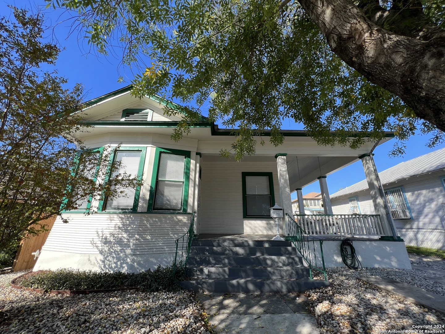 825 W Russell Place San Antonio TX 78212