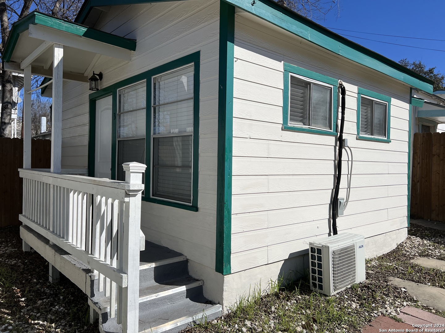 825 W Russell Place San Antonio TX 78212