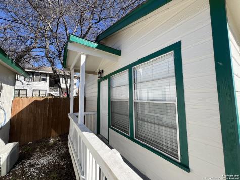 825 W Russell Place San Antonio TX 78212