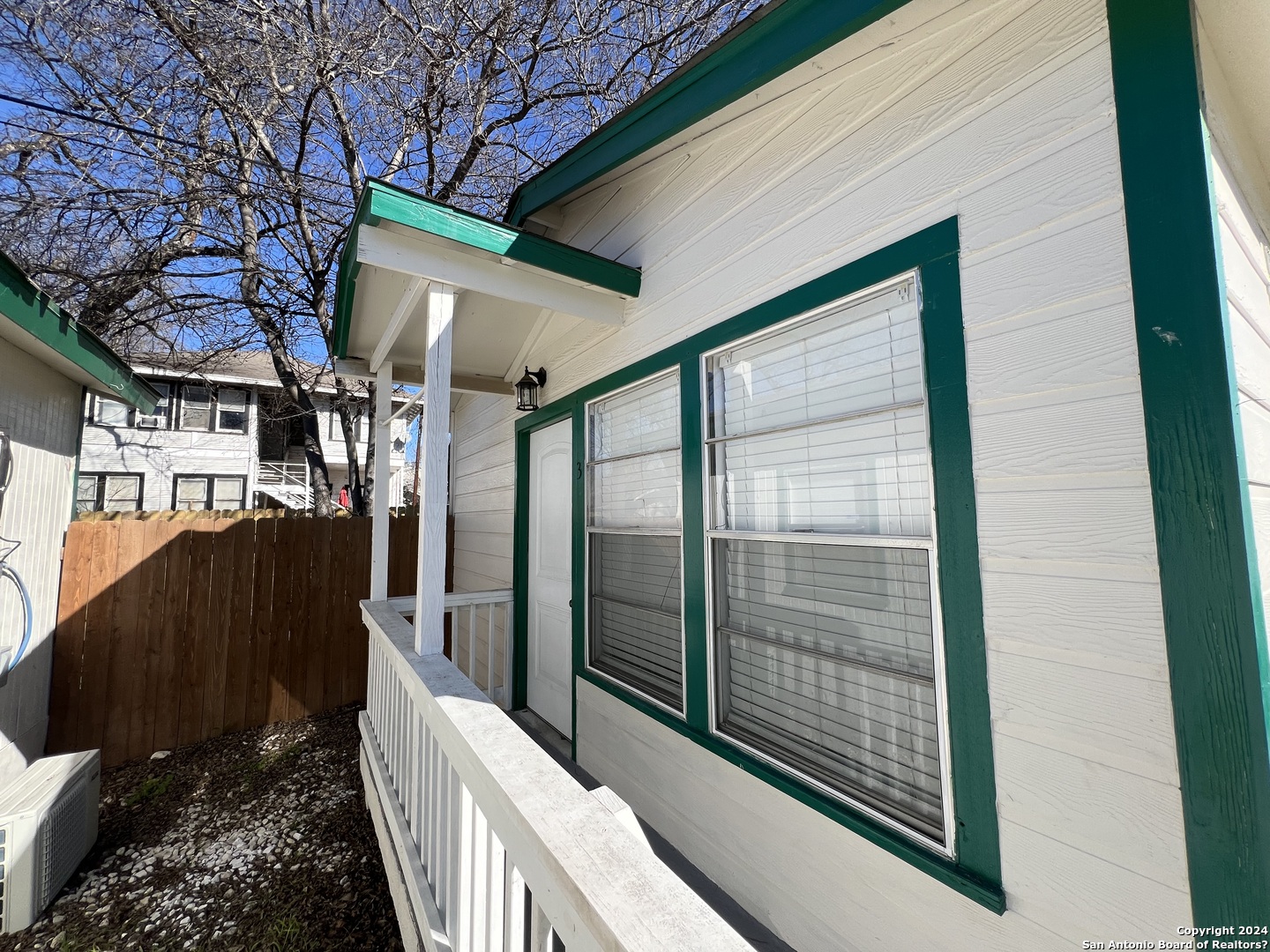 825 W Russell Place San Antonio TX 78212