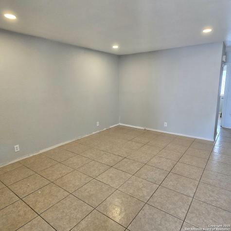 5209 Meadow Field San Antonio TX 78250