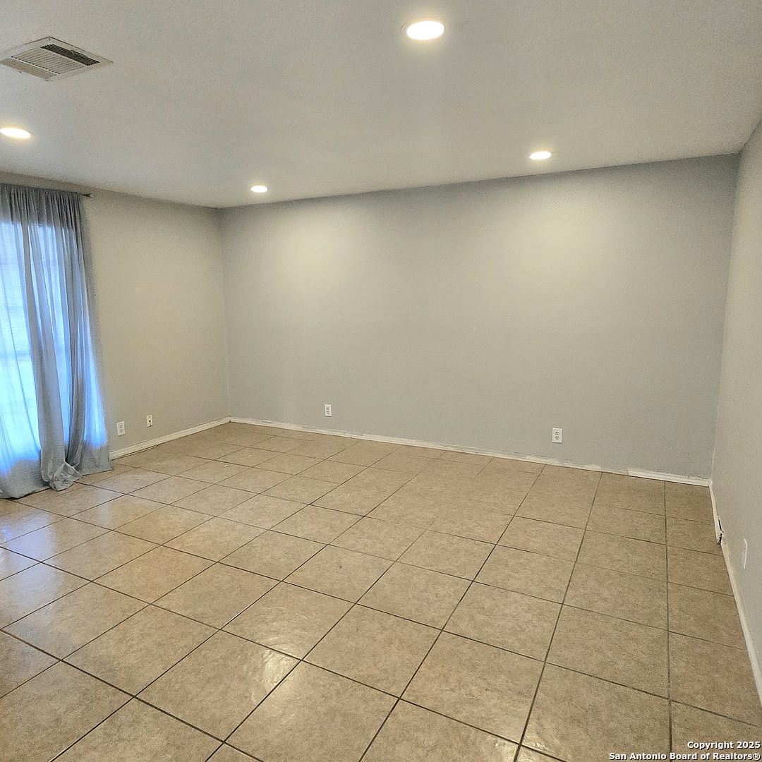 5209 Meadow Field San Antonio TX 78250