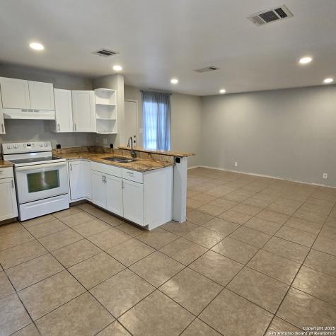 5209 Meadow Field San Antonio TX 78250