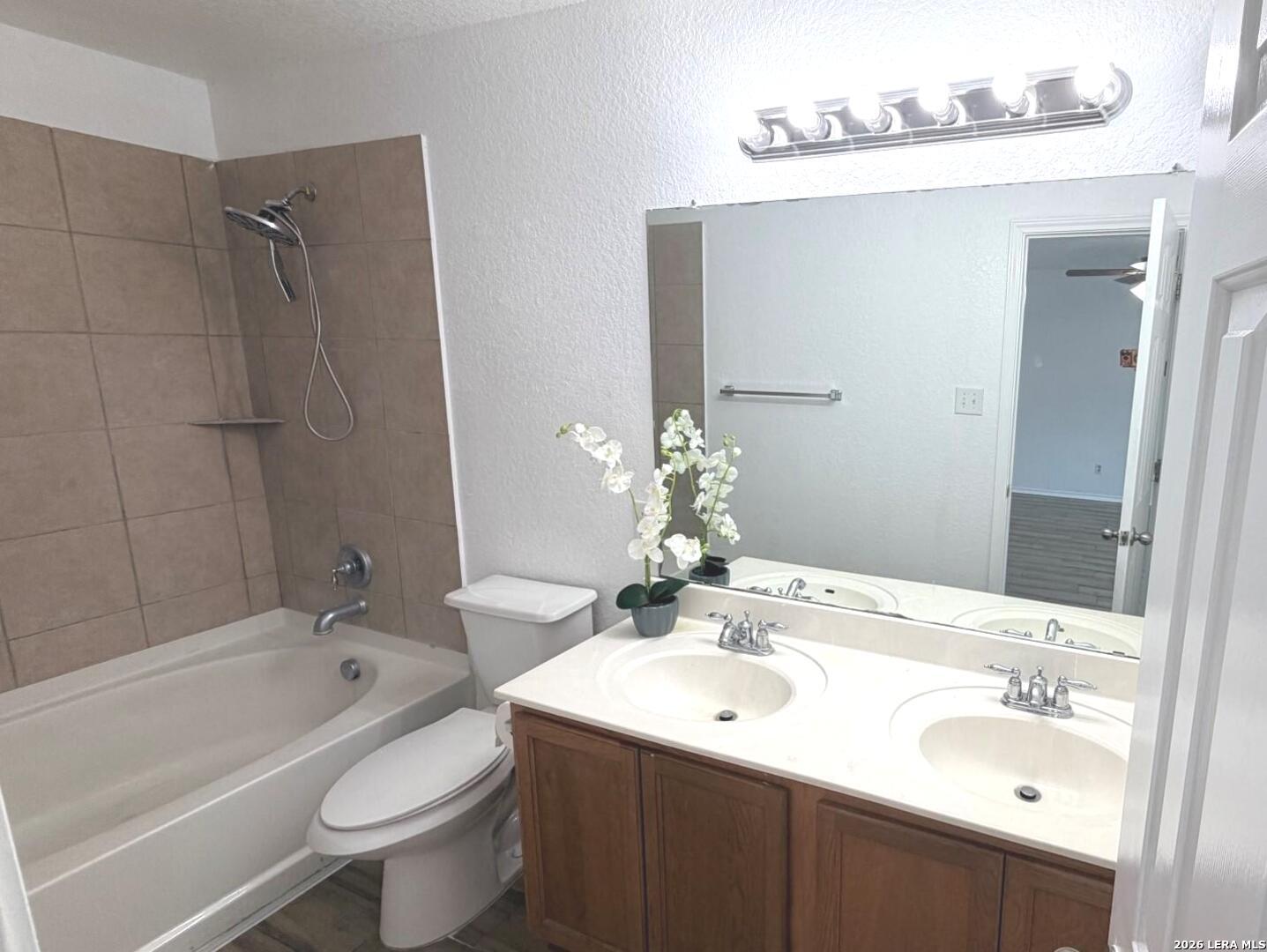 8835 Laguna Rio San Antonio TX 78251