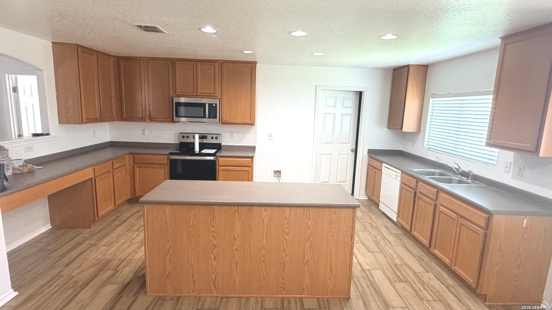8835 Laguna Rio San Antonio TX 78251