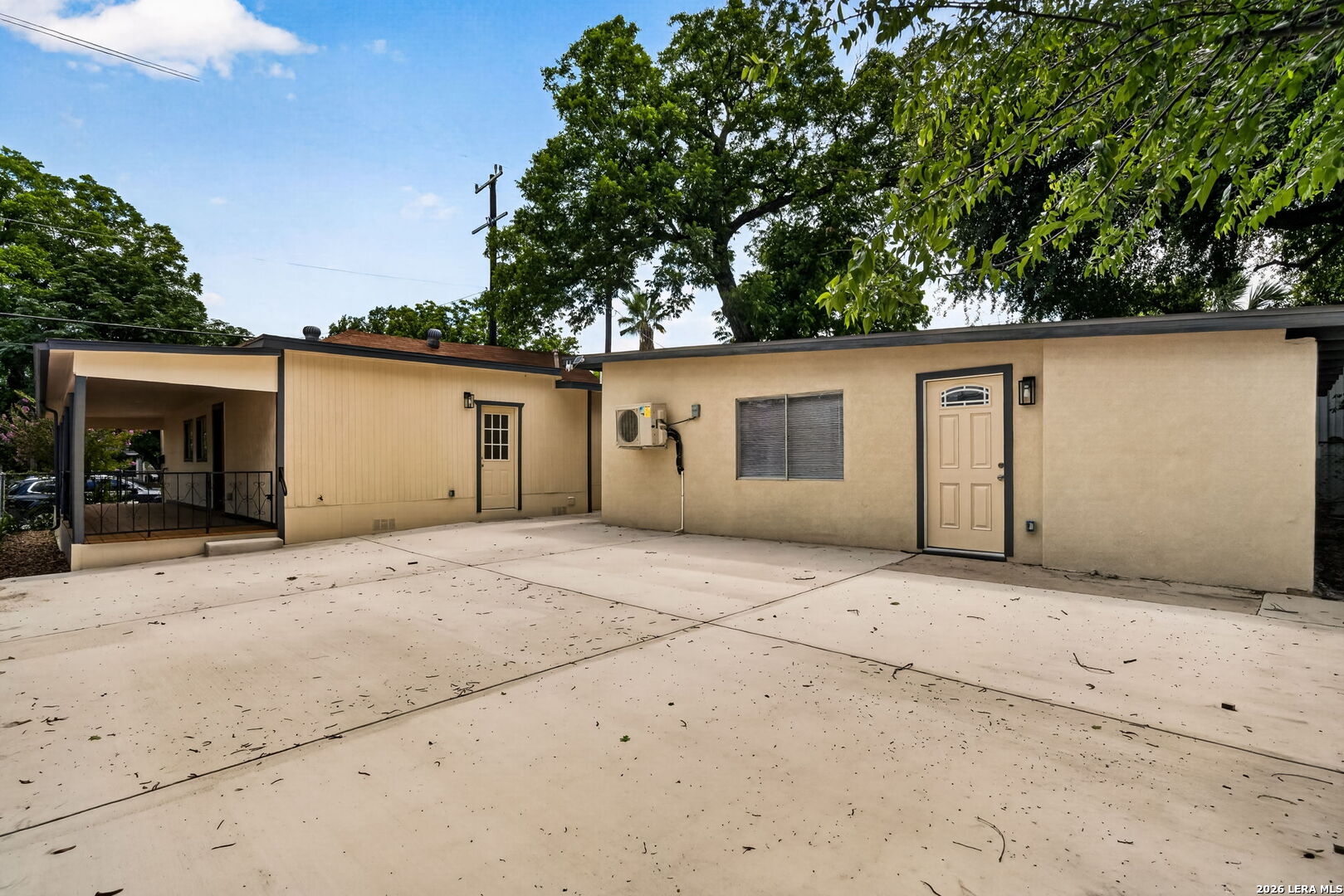 631 E Mistletoe San Antonio TX 78212
