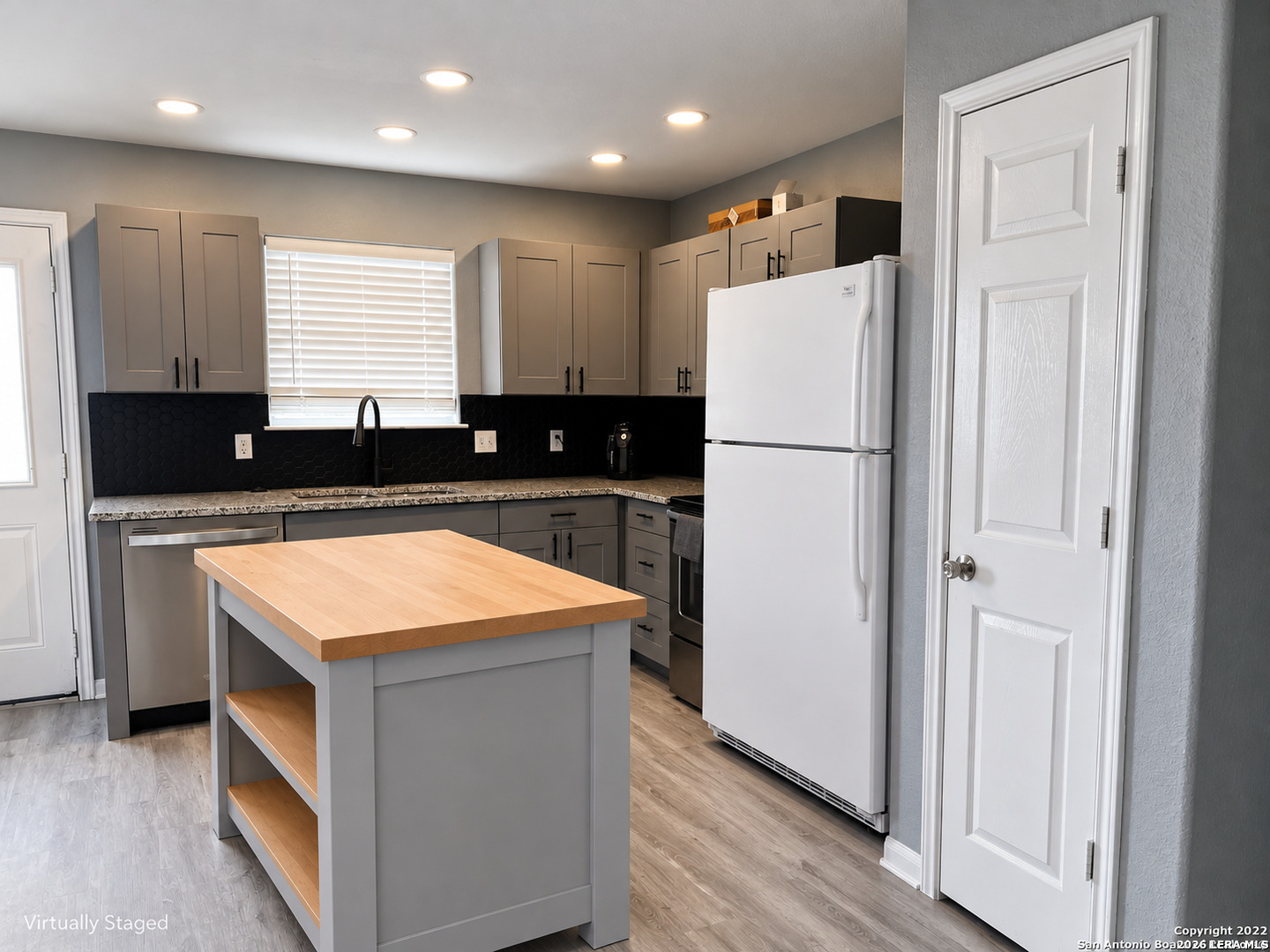 5923 Fox Canyon San Antonio TX 78252