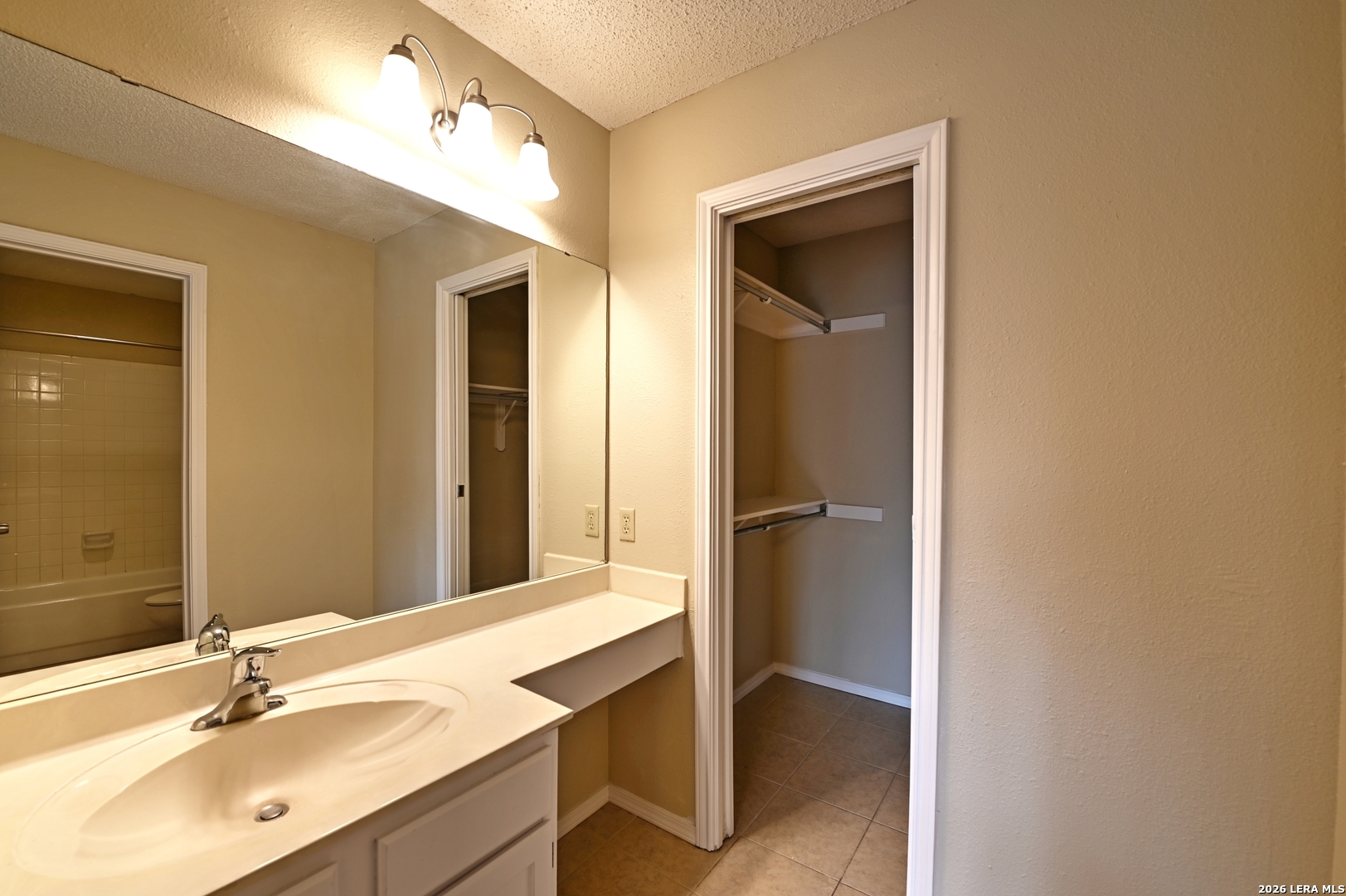 13706 Winding Hill San Antonio TX 78217