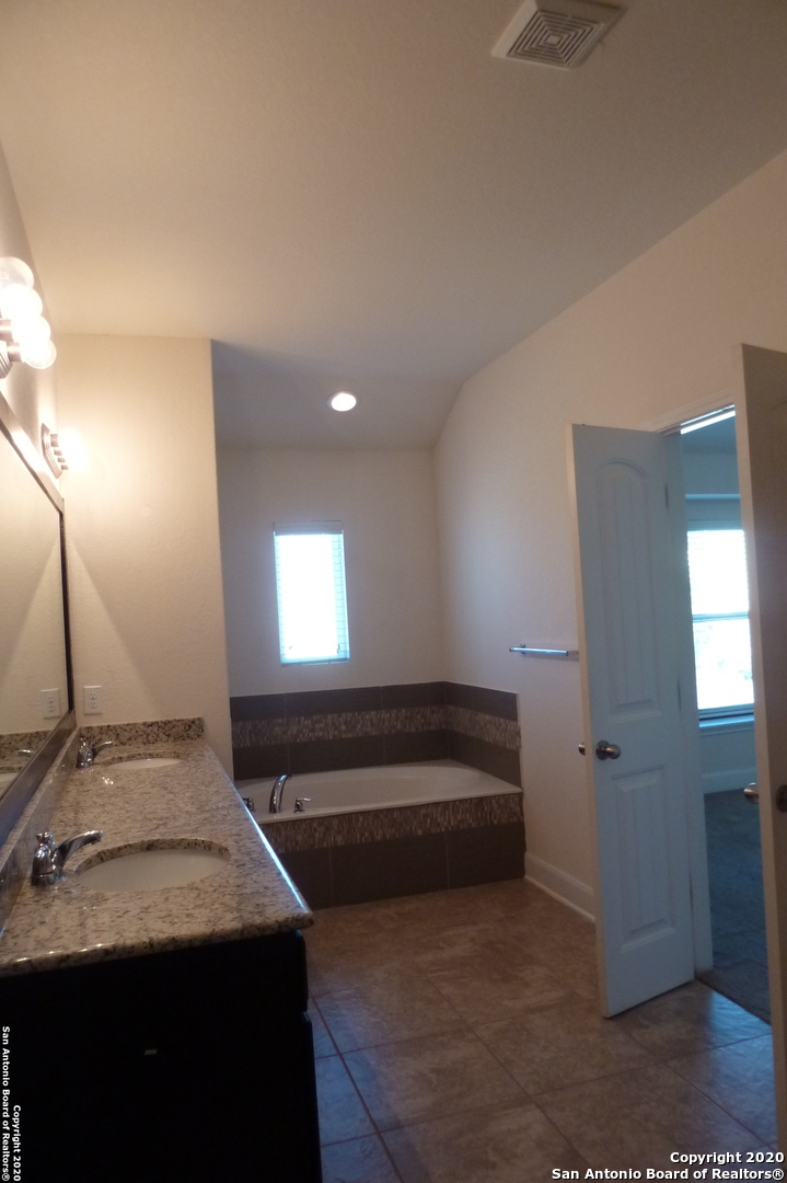 23830 Stately Oaks San Antonio TX 78260