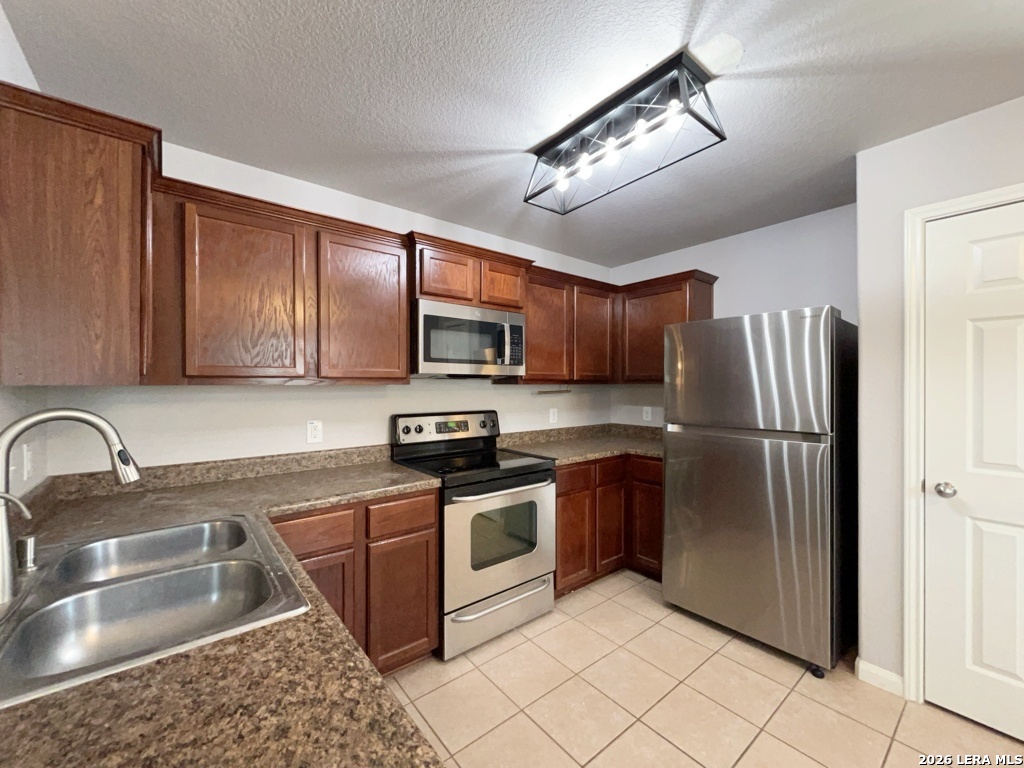 6121 Luckey Run San Antonio TX 78252