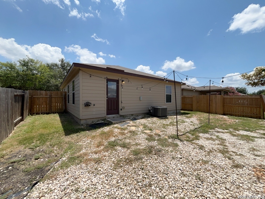 6121 Luckey Run San Antonio TX 78252
