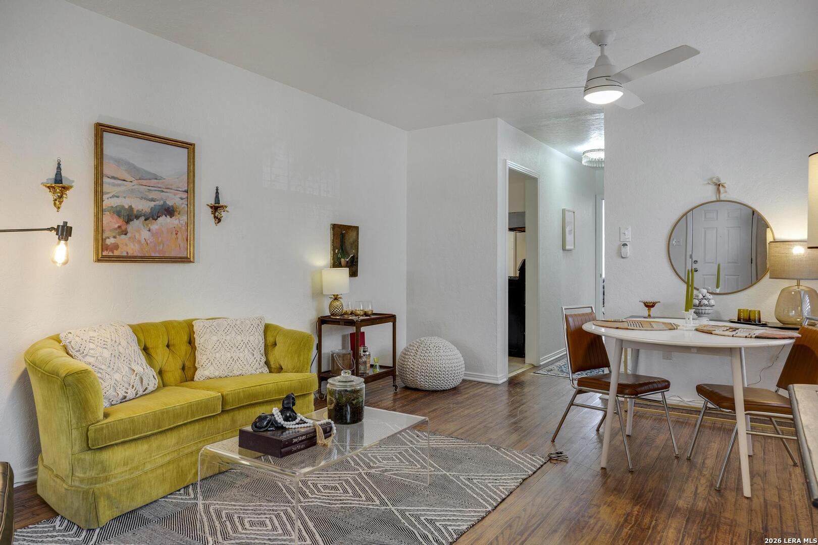 330 W Norwood Court San Antonio TX 78212