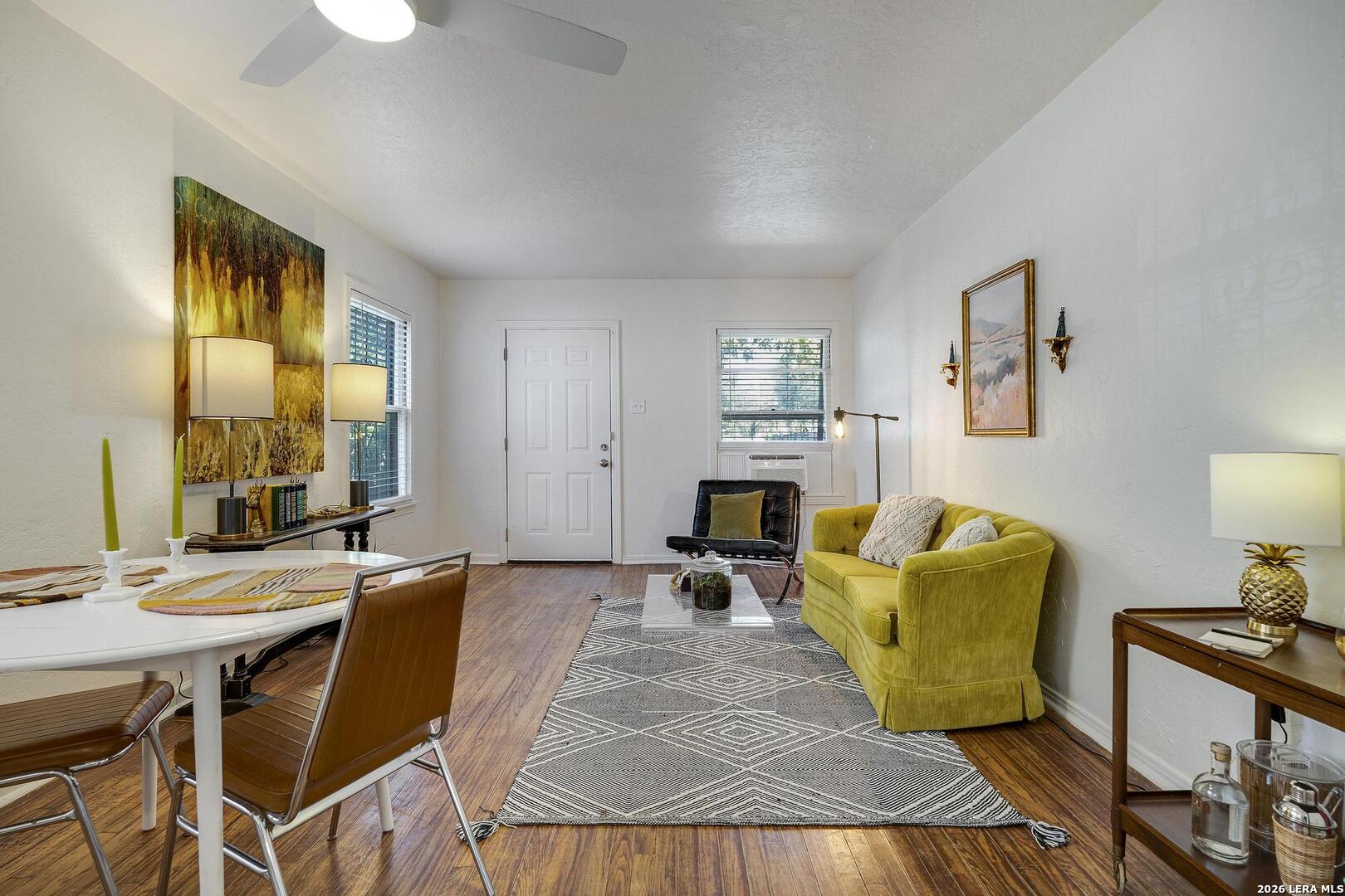 330 W Norwood Court San Antonio TX 78212