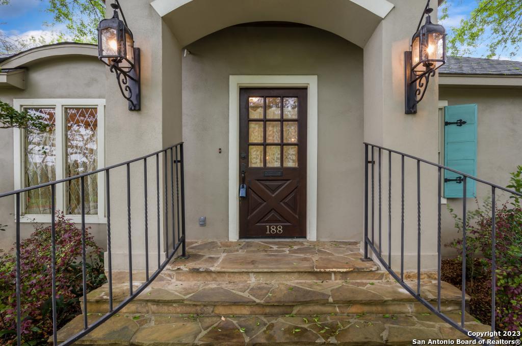 188 Claywell Drive Alamo Heights TX 78209