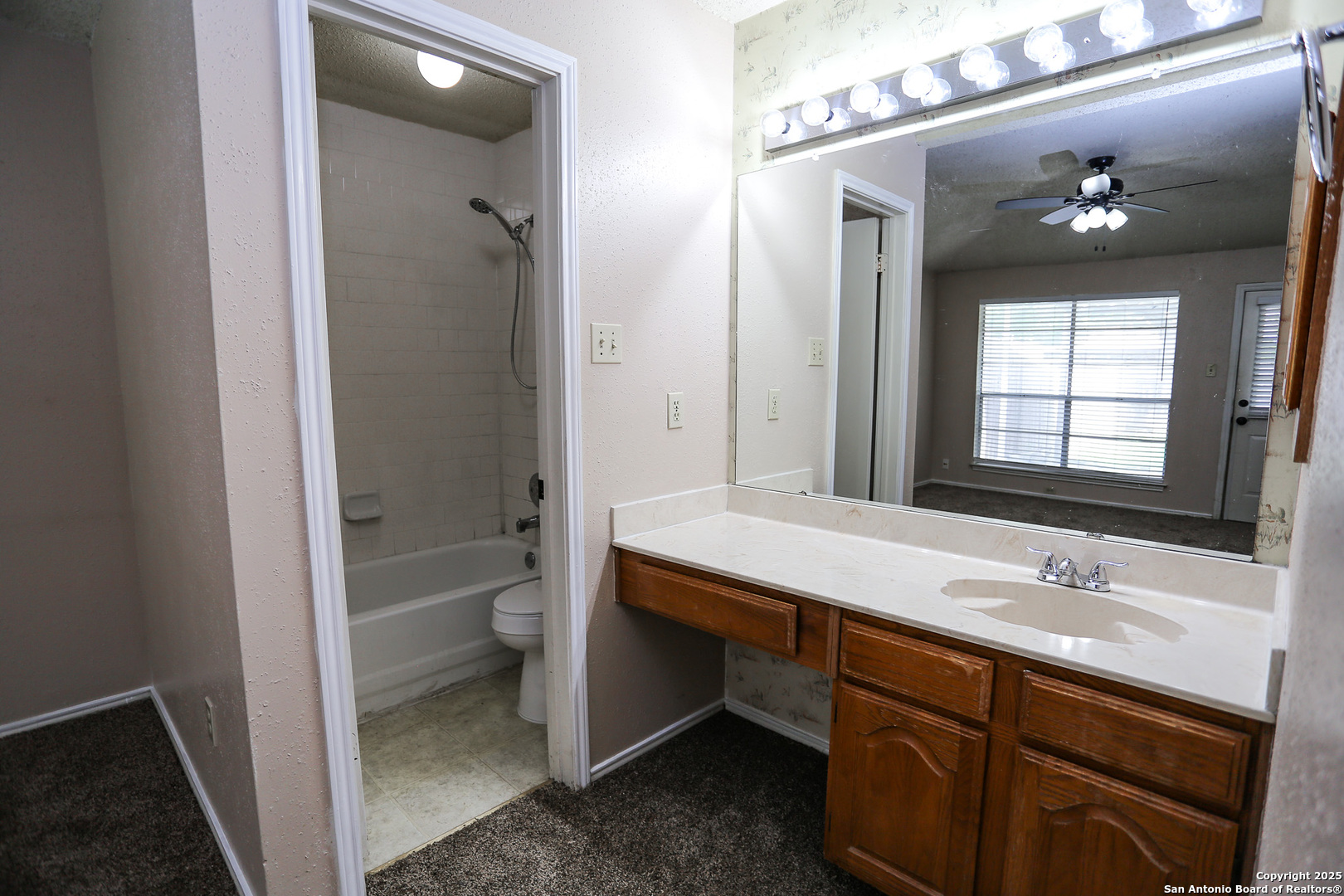 9515 Woodland Hills San Antonio TX 78250