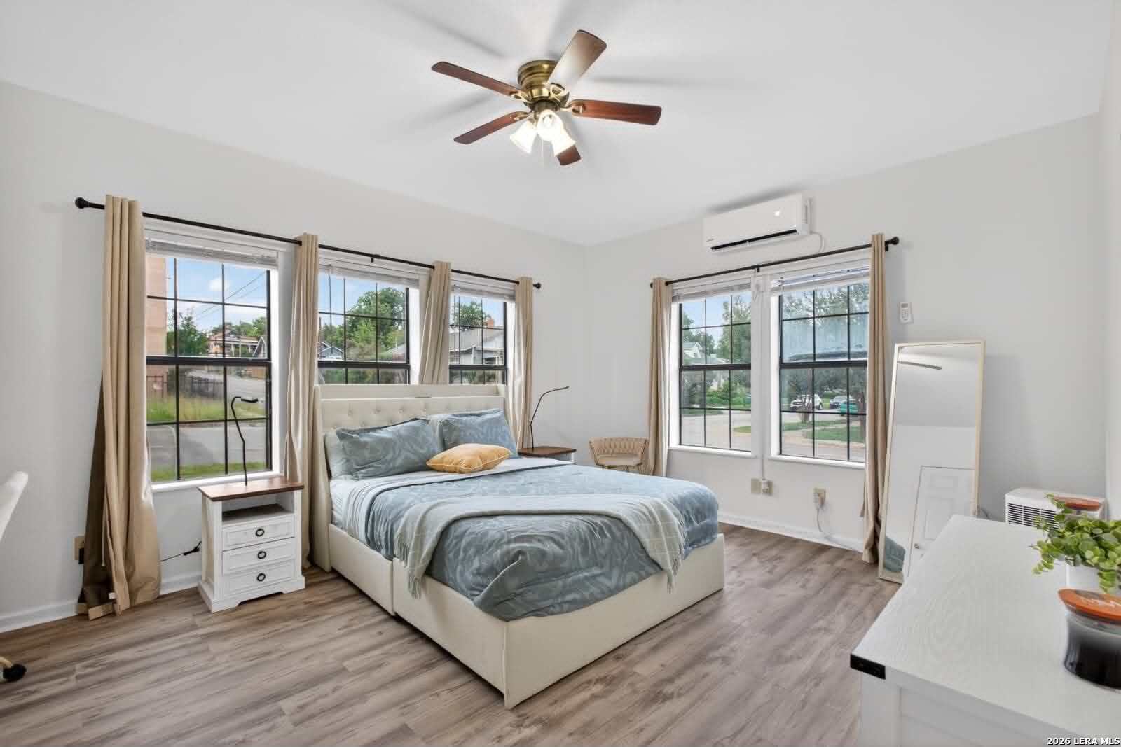 902 W Craig San Antonio TX 78201