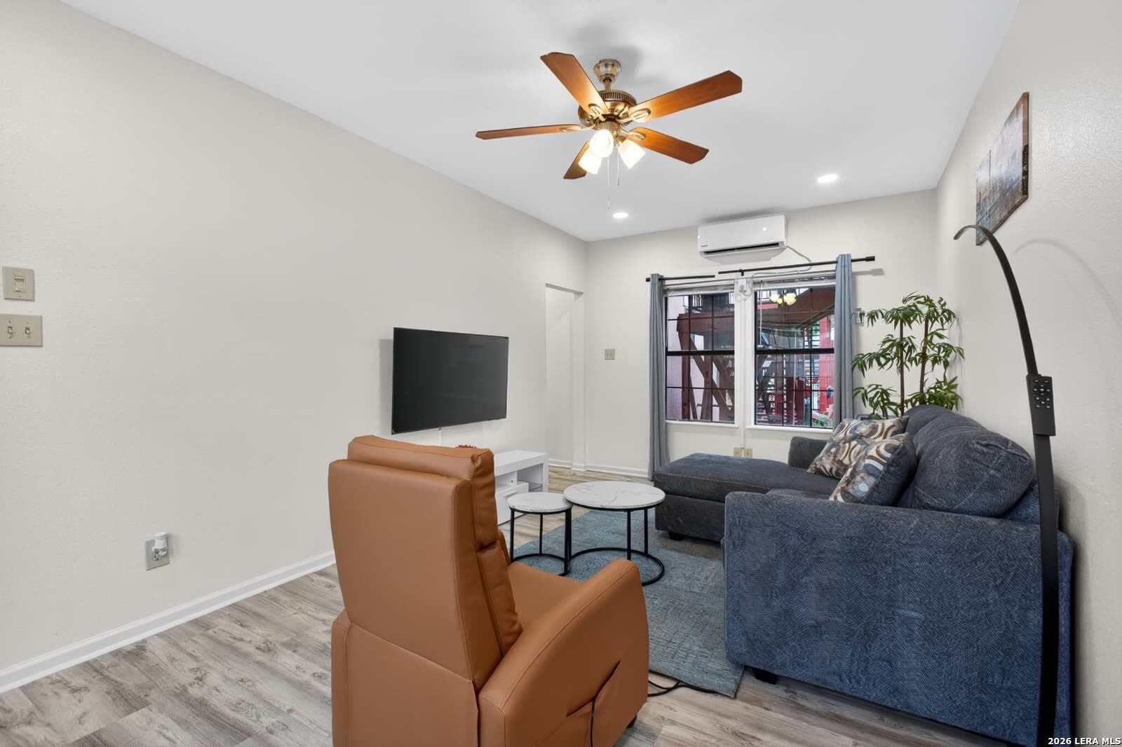902 W Craig San Antonio TX 78201