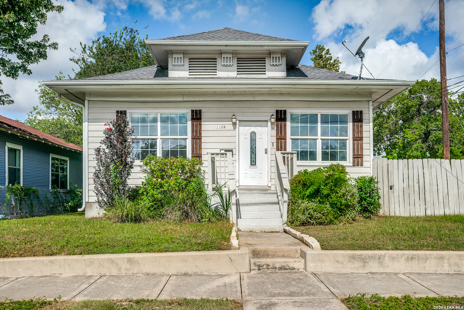 2219 N Flores Street San Antonio TX 78212