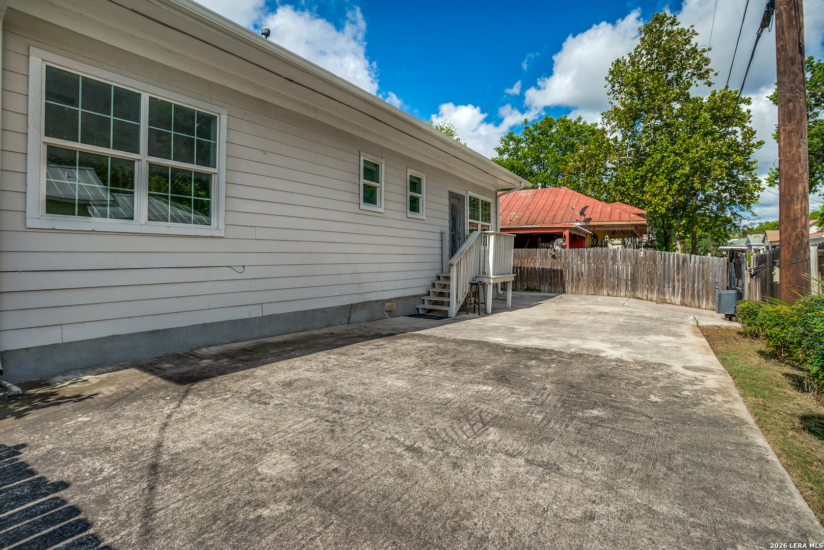 2219 N Flores Street San Antonio TX 78212