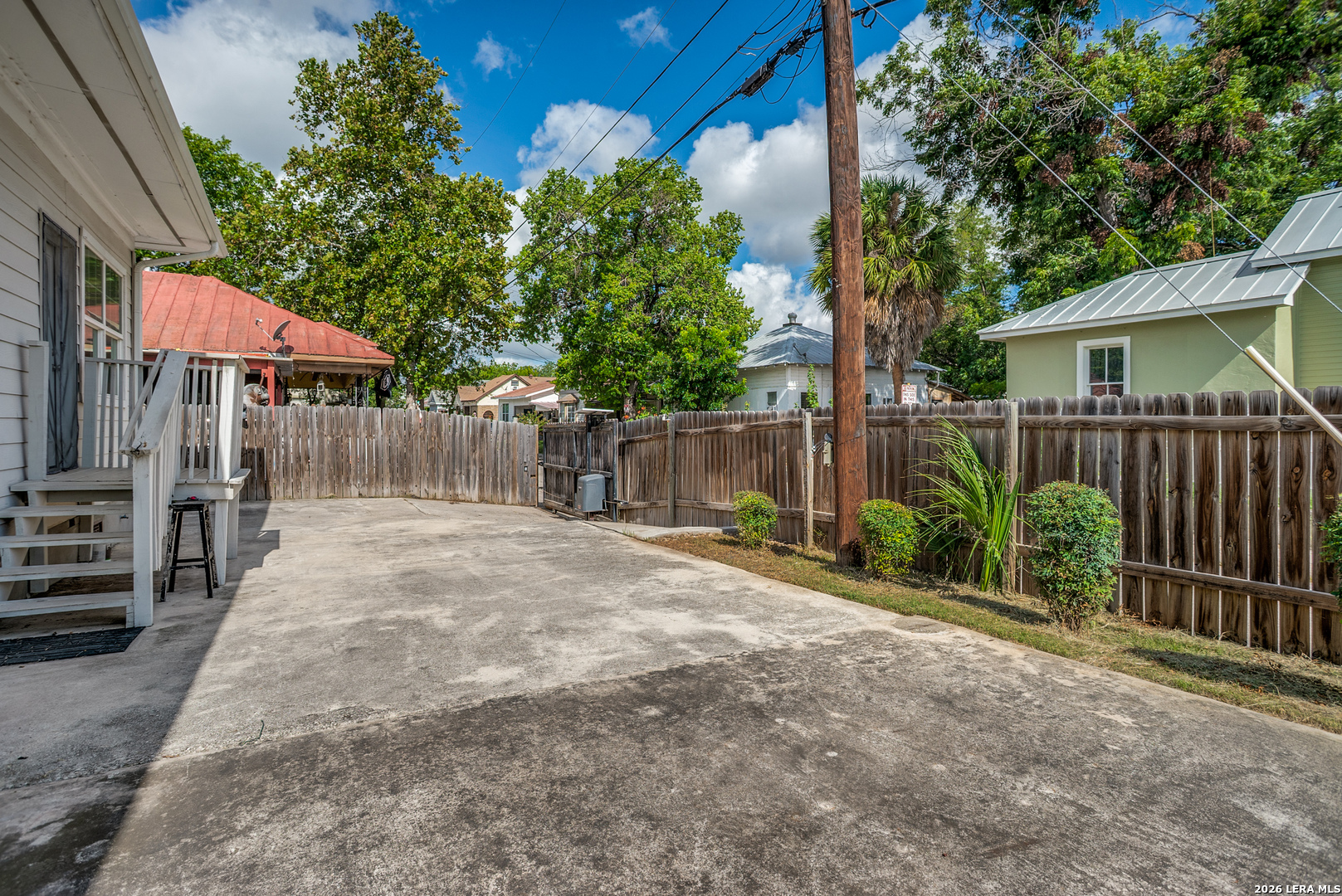 2219 N Flores Street San Antonio TX 78212