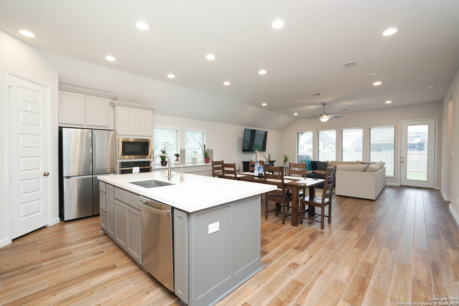 14308 Apache Wells San Antonio TX 78254