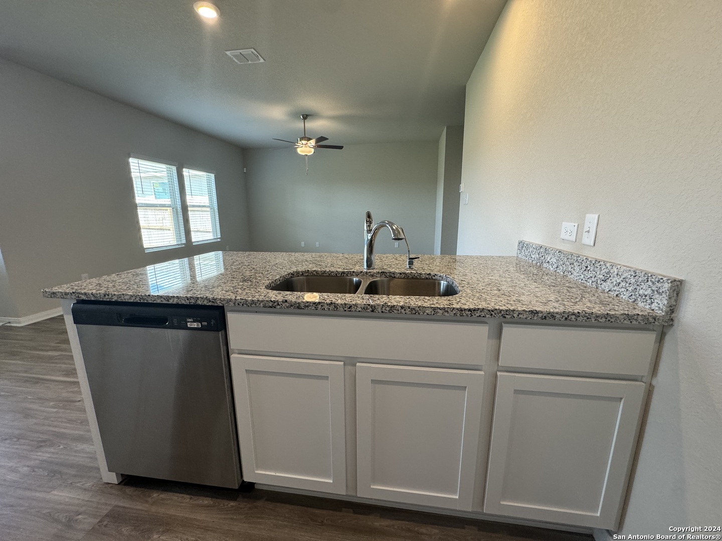 527 Indian Blossom San Antonio TX 78219